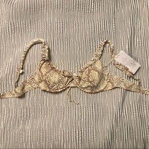 NWT Toluca Angelina Top in Reptilia (M)